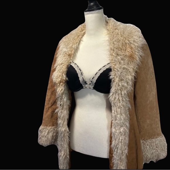 the most gorgeous fluffy trimmed coat - Picture 5 of 7